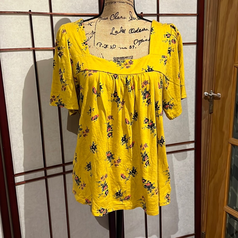 Lucky Brand top